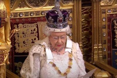 Английскую королеву Елизавету II заподозрили в расизме