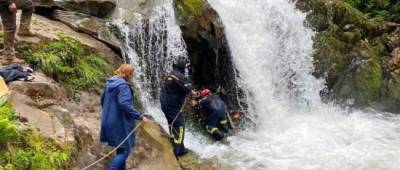 Во Львовской области во время школьной экскурсии к водопаду погиб 12-летний мальчик