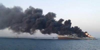 В Оманском заливе затонул крупнейший корабль ВМС Ирана Kharg