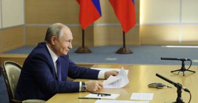Больше половины победителей праймериз ЕР не являются членами партии, заявил Путин