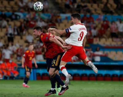Сборная Испании сыграла вничью с командой Польши в матче чемпионата Европы по футболу