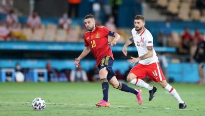 Защитник сборной Испании Альба признан лучшим игроком матча с Польшей