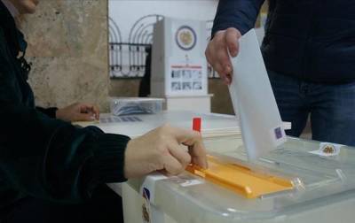 В Армении проходят внеочередные выборы в парламент