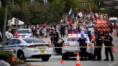 В США грузовик протаранил гей-парад: погиб один человек