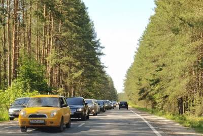 Из-за жары ярославцы устроили рекордную пробку по дороге к Прусовским карьерам