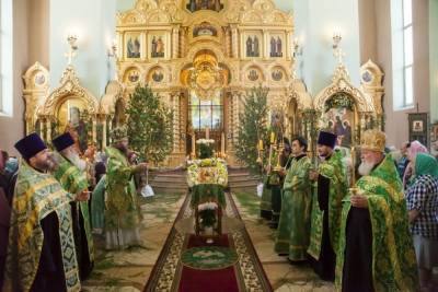 Православные тамбовчане празднуют Троицу