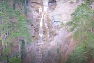 Самый высокий водопад в Крыму набрал наибольшую за 50 лет силу