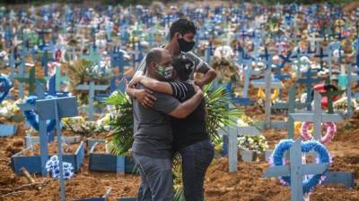 В Бразилии от COVID-19 погибло полмиллиона человек. Эксперты предупреждают о еще большем ухудшении ситуации