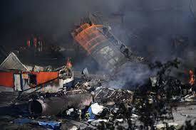 Новосибирцы сняли с самолета разрушенную взрывами заправку «Еврогаз»