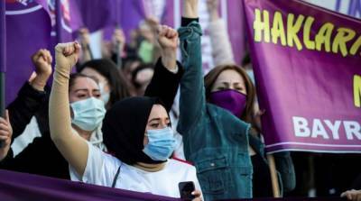 В Турции женщины протестовали из-за выхода из Стамбульской конвенции