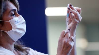 Минздрав призвал вакцинированных сообщать о прививках в соцсетях