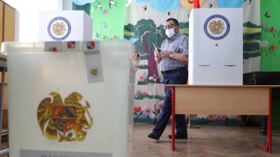 Явка на выборах в Армении за три часа голосования составила 12,2%