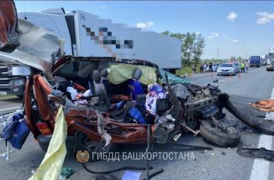 Один человек погиб на месте: В Башкирии на трассе произошла страшная авария