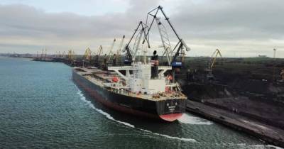 Пять портов Украины ограничили работу из-за дождя