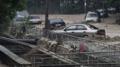 Сколько автомобилей утонули в Крыму - данные спасателей