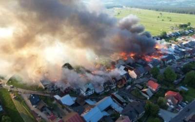 Масштабный пожар в Польше: сгорело более 40 зданий, 112 человек остались без жилья