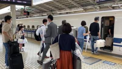Авария частично парализовала движение поездов в Токио