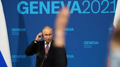 Песков объяснил приглашение американских СМИ на брифинг Путина в Женеве