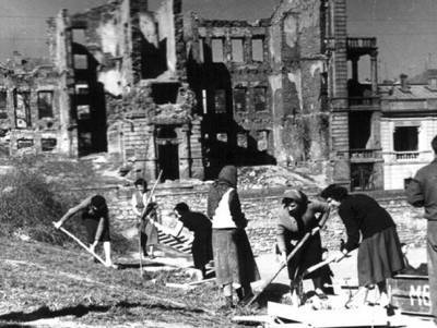 Черкасовское движение: как женщины восстановили разрушенный Сталинград