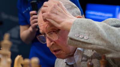 Старейший гроссмейстер мира госпитализирован с коронавирусом