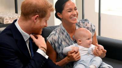 Принц Чарльз не позволит сыну Меган и Гарри получить титул — СМИ