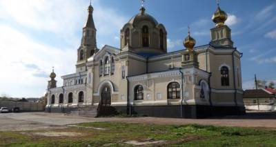 В Луганске прощаются с новопреставленным митрополитом Митрофаном. Похоронят его в Киево-Печерской Лавре