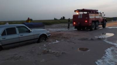 Непогода в Украине: возле Азовского моря застряли 20 машин