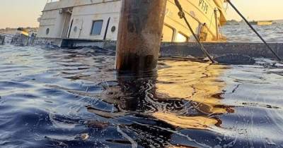 Затонувшее на Волге в Казани судно сняли на видео