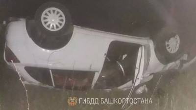 В Башкирии перевернулся автомобиль: есть пострадавшие