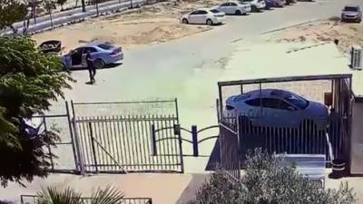 Видео: приехал в школу Негева с оружием и открыл огонь по людям