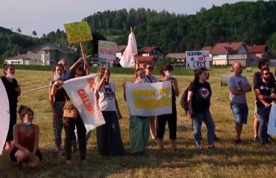 Активисты-правозащитники заблокировали границу Боснии и Герцеговины с Хорватией