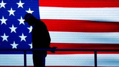 Американская певица призвала изменить флаг США