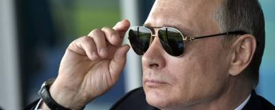 Байден подарил Путину очки-авиаторы за 299 долларов