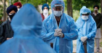 Учёный заявил о неизбежности третьей волны коронавируса в Индии
