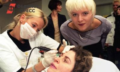Россиянкам рассказали, как не нарваться на мошенников при выборе мастера по макияжу