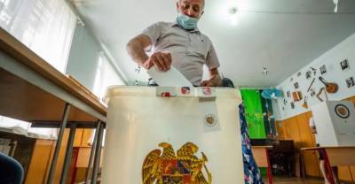Явка на досрочных парламентских выборах в Армении составила 49,4%