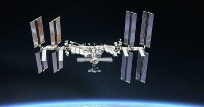 Астронавты NASA заменили солнечную батарею на МКС (ВИДЕО)
