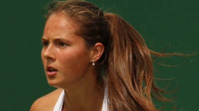 Теннисистка Касаткина расцарапала себе шею в финале турнира в Бирмингеме