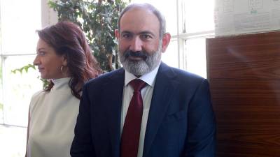 Пашинян поздравил армян с победой своей партии на досрочных выборах