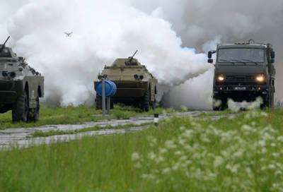 Военнослужащие отработали действия в случае химической атаки в Ленобласти