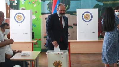 Партия Пашиняна набрала 56% на досрочных выборах после обработки 70% голосов