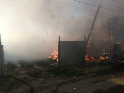 В Челябинске произошел большой пожар в частном секторе
