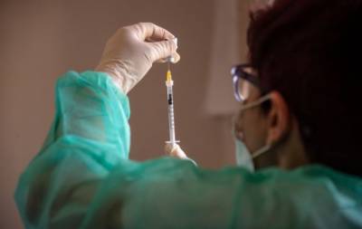 В Китае сделали более 1 млрд прививок от COVID-19