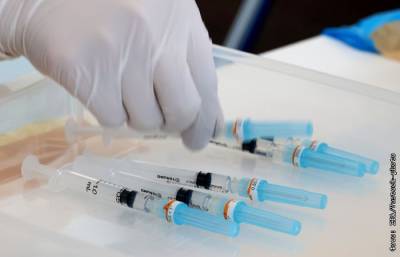 Массовая вакцинация людей до 65 лет началась в понедельник в Японии