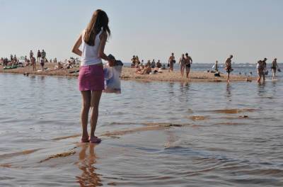 Роспотребнадзор снова не нашел в Петербурге пригодных для купания пляжей