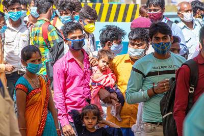 Новый штамм коронавируса обнаружен у десятков заболевших в Индии