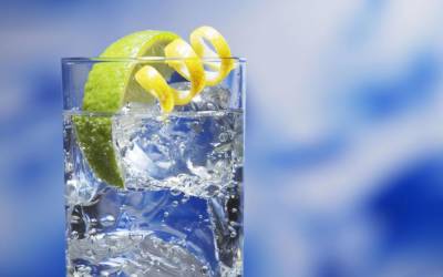 Почему в жару опасно пить обычную воду