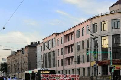 В центре Брянска полиция провела рейд на безмасочников в транспорте
