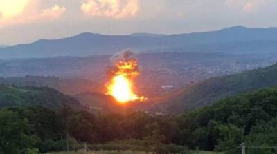 Взрыв на заводе в Сербии: огонь перекинулся на лес