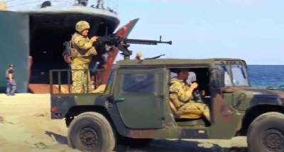 Украинские морпехи отработали штурм побережья при поддержке авиации (ВИДЕО)